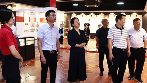 【鑄牢中華民族共同體意識(shí)】梧州市委統(tǒng)戰(zhàn)部副部長黃杰梅蒞臨百裕調(diào)研指導(dǎo)