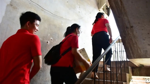 迎“七一”，送溫暖 | 百裕教育黨支部走訪慰問困難老黨員